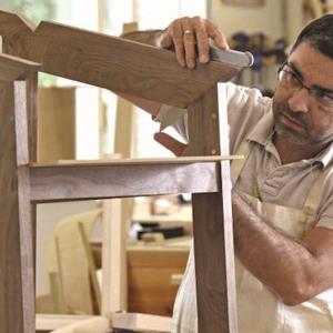 Alasan Mengapa Material Kayu Tetap Menjadi Primadona Furnitur Hunian