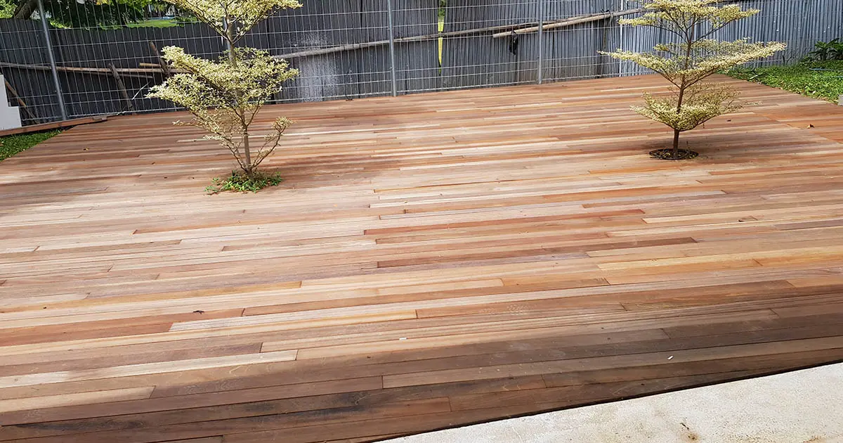 Project Decking Kayu Bengkirai Graha Golf Malang