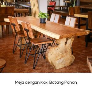 5 Desain Meja Kayu Anti Mainstream!